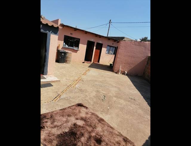 2 BEDROOM HOUSE FOR SALE IN BRAAMFISCHERVILLE